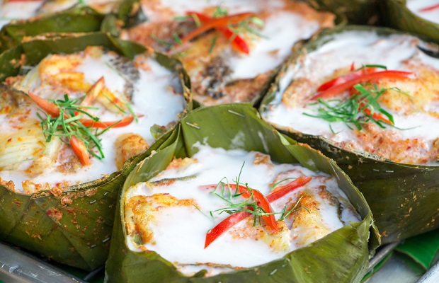 Authentic Cambodian street food, market and restaurant evening