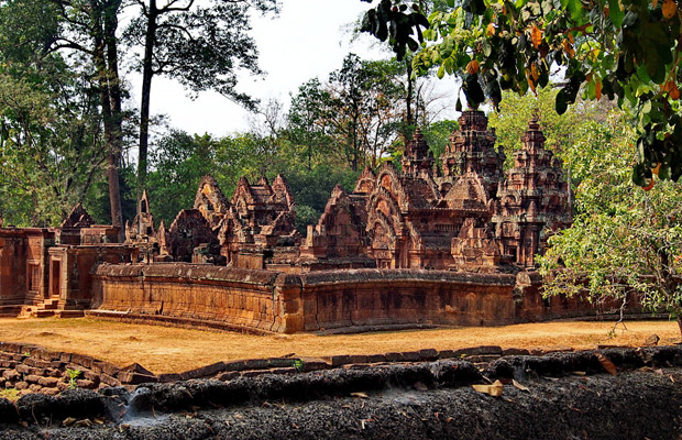 Banteay Srey - Beng Mealea Temples-kbal spean temple pices for 1 person to 3 persons more than 3 people can be discuss on our email .